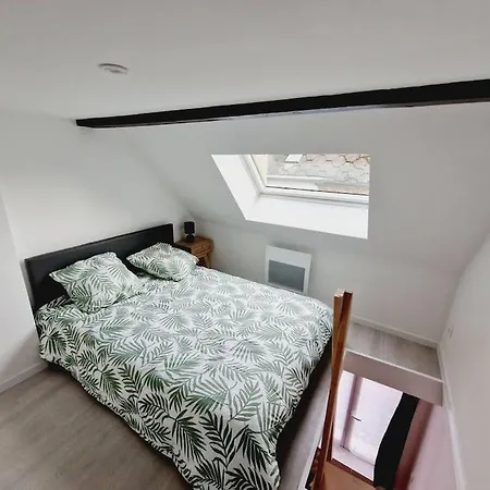 Centre-ville Sur Helpe Duplex Confort Apartament